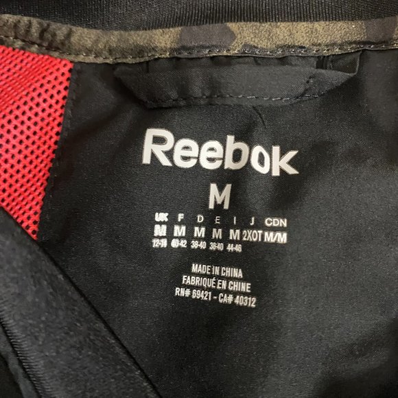 Reebok Play Dry Running Club Back Graphic Black Pink Wind Jacket Size Medium - Picture 3 of 10